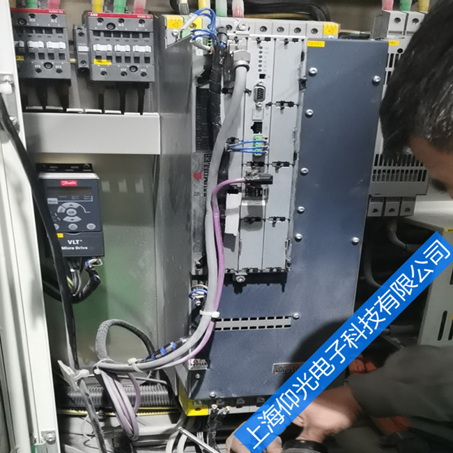 鮑米勒伺服驅(qū)動(dòng)器BM4463上電無(wú)顯示故障維修