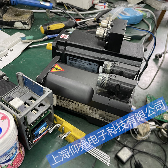 注塑機(jī)科爾摩根伺服電機(jī)過電流故障維修電話