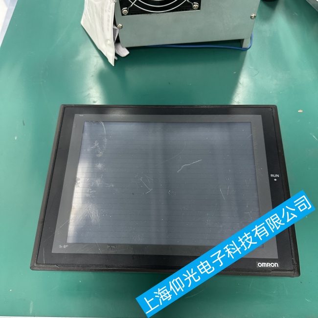天津歐姆龍觸摸屏NS5-SQ10B-V2卡在開機(jī)界面無法繼續(xù)啟動(dòng)故障維修當(dāng)天修好