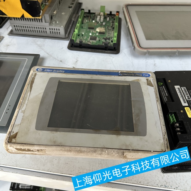 深圳AB羅克韋爾2711P-B6M3A觸摸屏通電幾分鐘后屏幕變成藍(lán)屏故障維修點